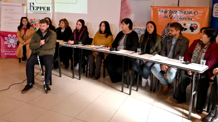 Consecuencias. Los pacientes y representantes de las organizaciones elevaron su protesta advirtiendo sobre el impacto de la falta del acceso a los medicamentos que el gobierno debe proveerles.Foto: Dardo Ramírez. Consecuencias. Los pacientes y representantes de las organizaciones elevaron su protesta advirtiendo sobre el impacto de la falta del acceso a los medicamentos que el gobierno debe proveerles.Foto: Dardo Ramírez.