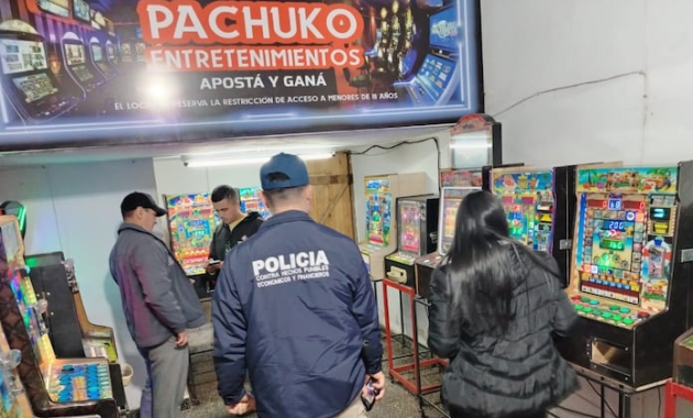 Golpe al juego ilegal: incautan 42 tragamonedas y detienen a un hombre