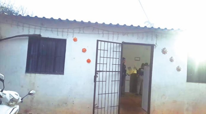 El hallazgo de los cuerpos se dio en la mañana de ayer en la vivienda donde residía la pareja, en la compañía Yvysunu-Kurusu, Guarambaré. Foto: Gentileza