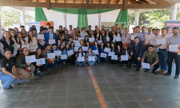 Unos 175 estudiantes culminaron su formación en el Instituto Belén y recibieron sus certificados en una emotiva ceremonia, marcando un nuevo paso hacia su desarrollo profesional y la generación de oportunidades laborales.