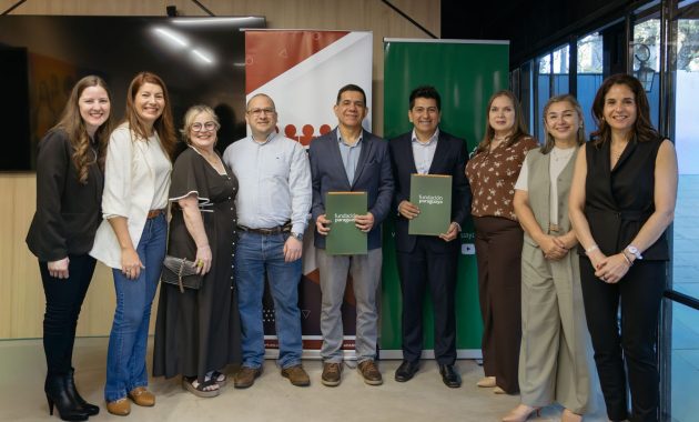 Fundación Paraguaya y APARH firmaron un convenio para promover el bienestar de los colaboradores y fortalecer la gestión del talento humano en las empresas.