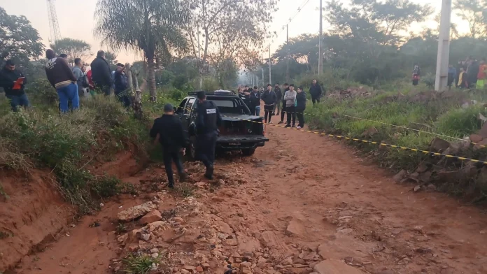 El hecho sucedió sobre una calle vecinal ubicada a unos 100 metros de la ruta principal Defensores del Chaco, en la compañía Costa Alegre de Ypané.Foto: Gentileza. El hecho sucedió sobre una calle vecinal ubicada a unos 100 metros de la ruta principal Defensores del Chaco, en la compañía Costa Alegre de Ypané.Foto: Gentileza.