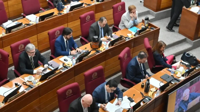 Senadores expresan repudio a las declaraciones de Lula da Silva. Foto: Rodrigo Villamayor.