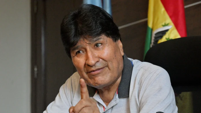 Morales permanece desde octubre de 2024 en el Trópico de Cochabamba (centro), su bastión político y sindical, custodiado por centenares de sus seguidores para evitar que se cumpla una orden de captura en su contra por una investigación por trata agravada de personas.AIZAR RALDES/AFP Morales permanece desde octubre de 2024 en el Trópico de Cochabamba (centro), su bastión político y sindical, custodiado por centenares de sus seguidores para evitar que se cumpla una orden de captura en su contra por una investigación por trata agravada de personas.AIZAR RALDES/AFP
