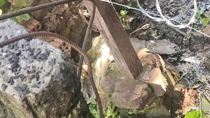 El sitio donde falleció un joven tras recibir una descarga eléctrica. Foto: Gentileza.