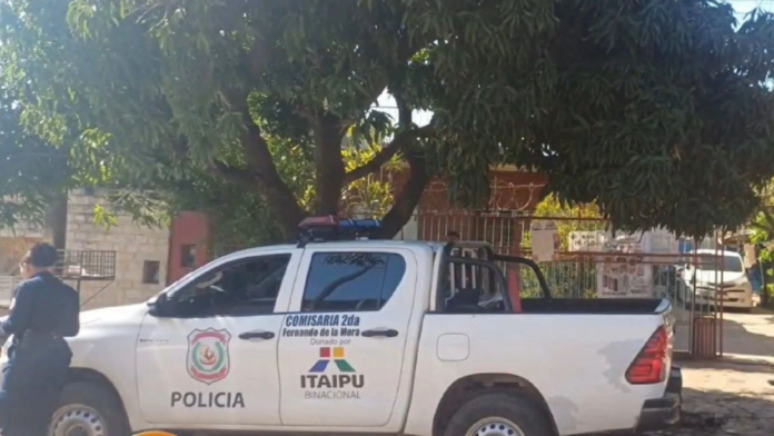 La mujer fue hallada sin vida en el interior de un inquilinato ubicado en las calles Tacuary y Humaitá, Zona Norte de Fernando de la Mora.Foto: Captura NPY.