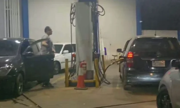 El concejal colorado Ernesto Guerín anunció que investigará el origen del combustible utilizado por vehículos que participaron de la caravana de apoyo al exintendente Miguel Prieto.Foto: Gentileza.