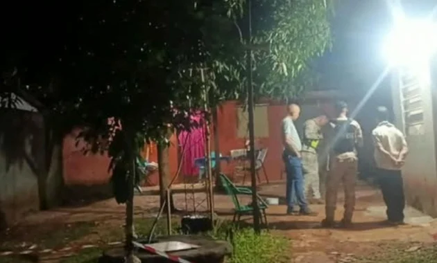 Agentes de la Comisaría 31ª de Ciudad del Este acudieron al sitio tras recibir una llamada de alerta.Foto: Édgar Medina.