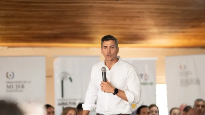 Peña, de cierta forma, no se arrepiente de haber nombrado a Brítez como titular del IPS.Foto: Presidencia.