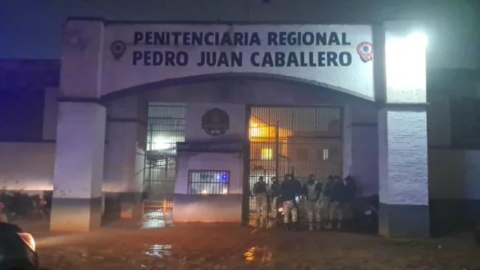 Afueras de la Penitenciaría Regional de Pedro Juan Caballero, en Amambay.Foto: Marciano Candia.