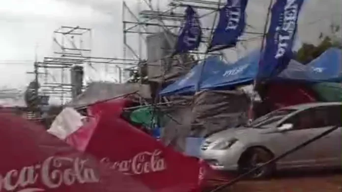 Los fuertes vientos y las seguidas lluvias forzaron la suspensión de eventos en Misiones. Foto: Captura. Los fuertes vientos y las seguidas lluvias forzaron la suspensión de eventos en Misiones. Foto: Captura.