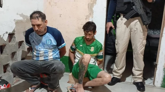 Severiano Flores y Alexis Vicente Saavedra Fleitas son dos de los detenidos tras el procedimiento.Foto cedida por la Policía Nacional. Severiano Flores y Alexis Vicente Saavedra Fleitas son dos de los detenidos tras el procedimiento.Foto cedida por la Policía Nacional.