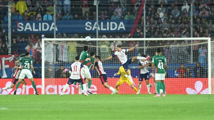 Momento del gol de Gustavo Gómez a Cerro Porteño.Foto: Renato Delgado - Última Hora Momento del gol de Gustavo Gómez a Cerro Porteño.Foto: Renato Delgado - Última Hora