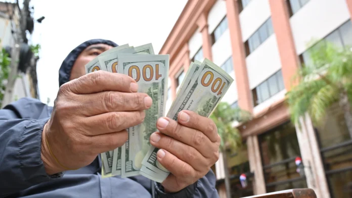 Dólar sigue con tendencia a la baja. Foto: Archivo. Dólar sigue con tendencia a la baja. Foto: Archivo.