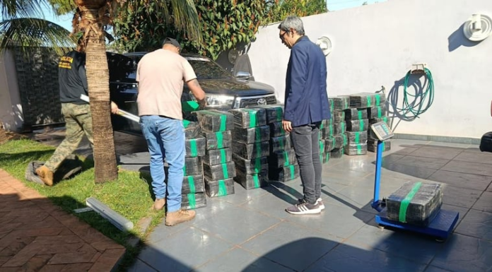 El conductor abandonó la carga de marihuana.