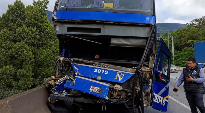El ómnibus que sufrió el percance tenía como destino final Camboriú. Foto: Gentileza.