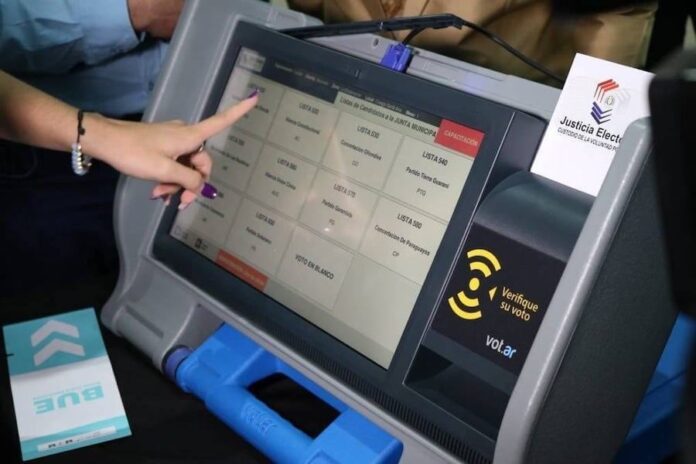 Las máquinas de votación electrónica serán utilizadas para las internas partidarias y generales de las municipales del 2026.FOTO: ARCHIVO Las máquinas de votación electrónica serán utilizadas para las internas partidarias y generales de las municipales del 2026.FOTO: ARCHIVO